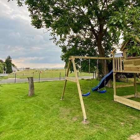 Ferienwohnungen Moewe Lembruch Bagian luar foto