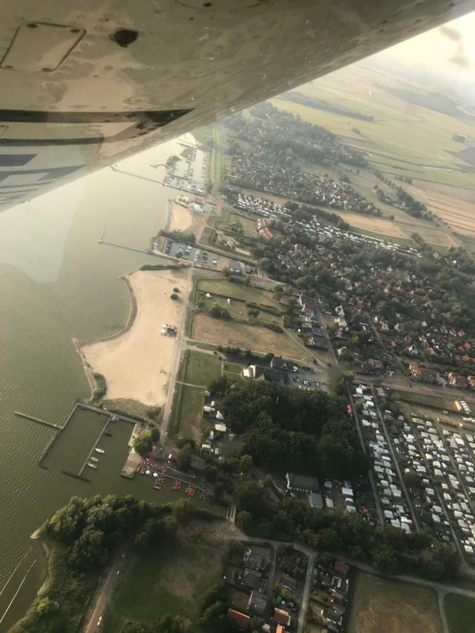 Ferienwohnungen Moewe Lembruch Bagian luar foto