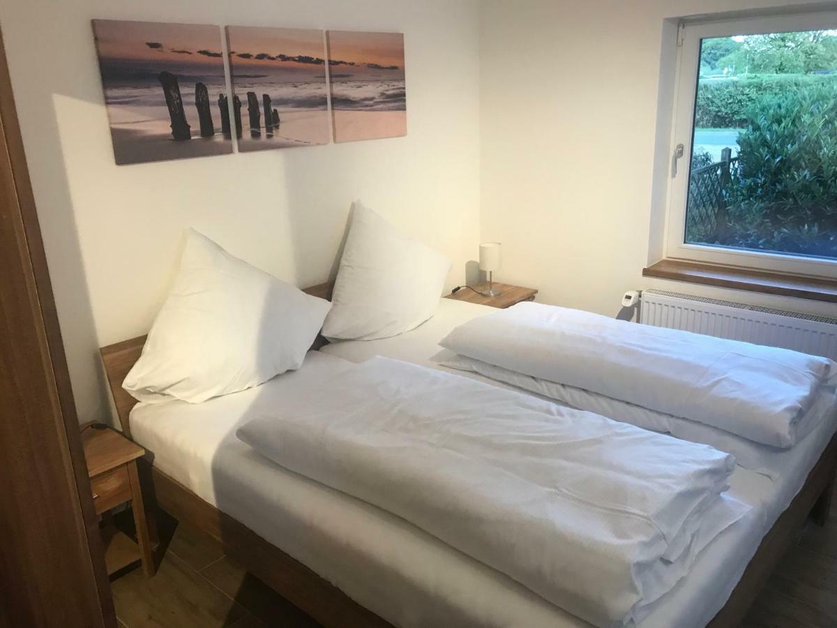 Ferienwohnungen Moewe Lembruch Bagian luar foto