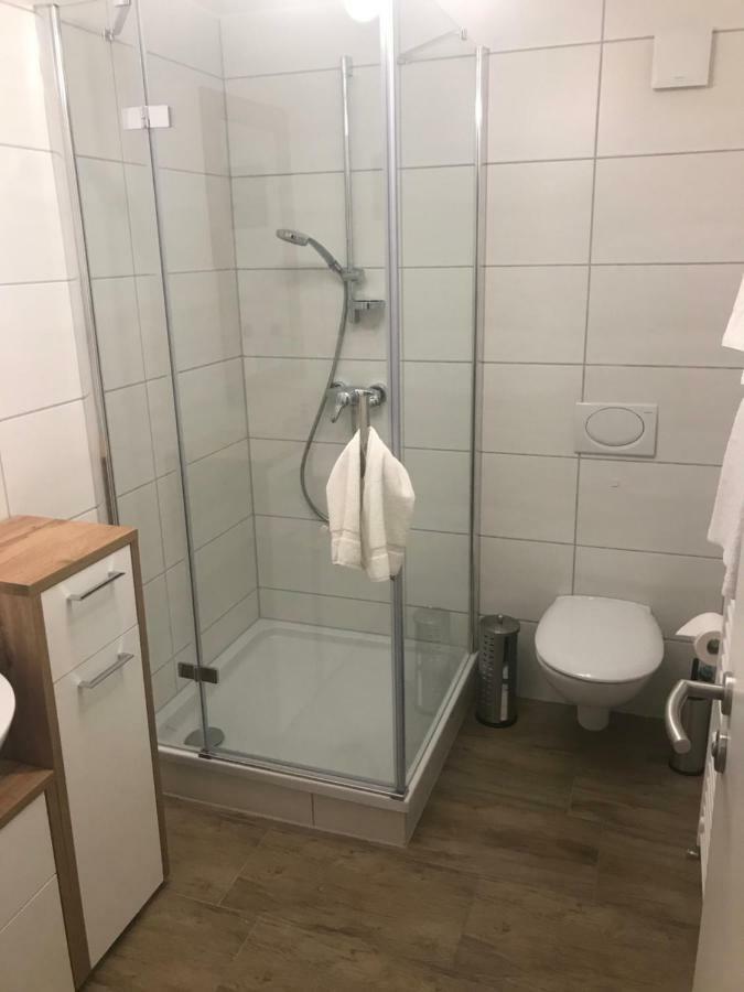 Ferienwohnungen Moewe Lembruch Bagian luar foto