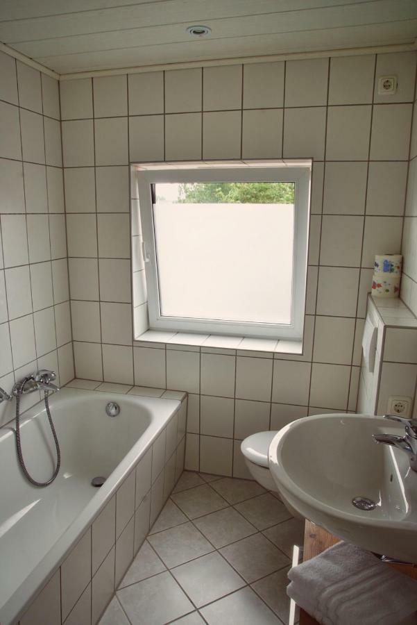 Ferienwohnungen Moewe Lembruch Bagian luar foto